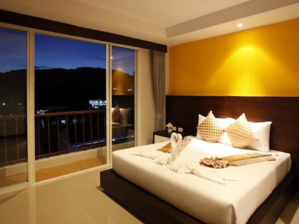Nize Hotel - Sha Plus Phuket Exteriör bild