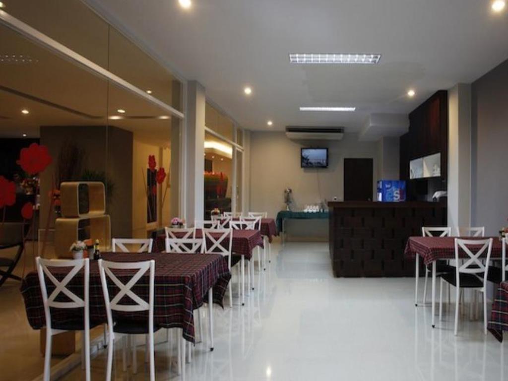 Nize Hotel - Sha Plus Phuket Exteriör bild
