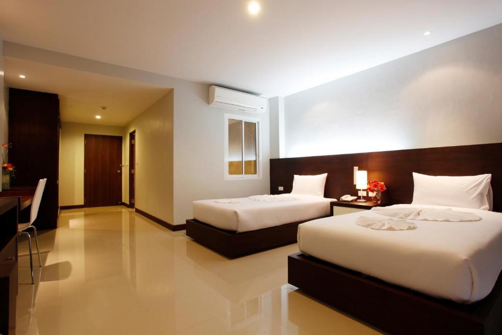 Nize Hotel - Sha Plus Phuket Rum bild