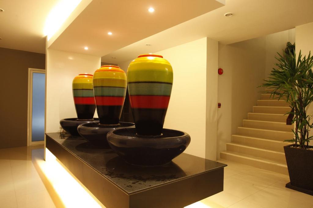 Nize Hotel - Sha Plus Phuket Exteriör bild